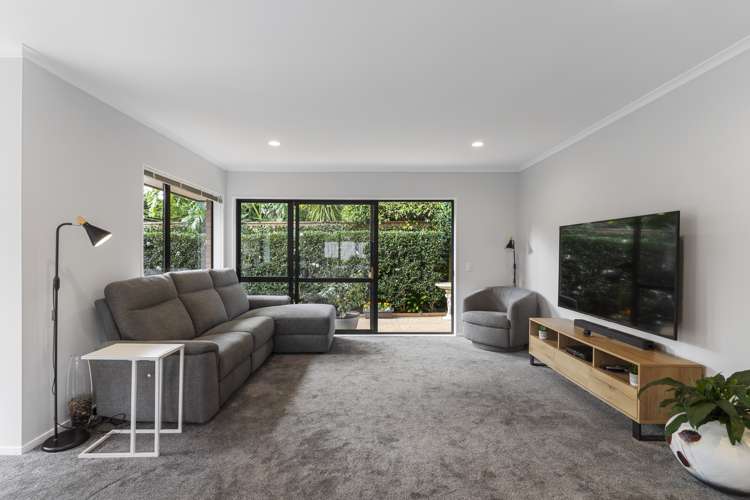 2/39 Oliver Street Point Chevalier_11