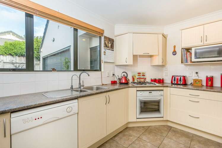 314 Hill Road The Gardens_24