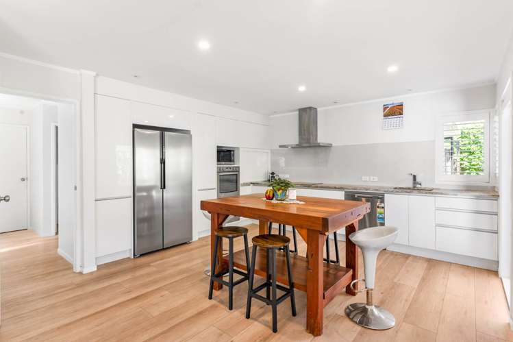 11 Penguin Drive Murrays Bay_5