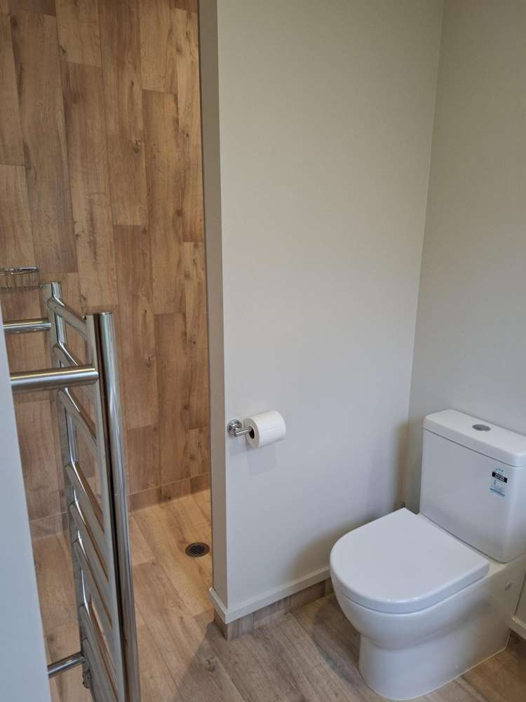 25 Chateau Crescent Rangatira Park_24