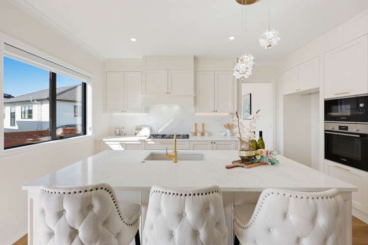 17 Ballyalton Crescent Flat Bush_33