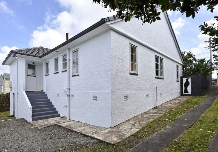 8 Owairaka Avenue Mount Albert_16