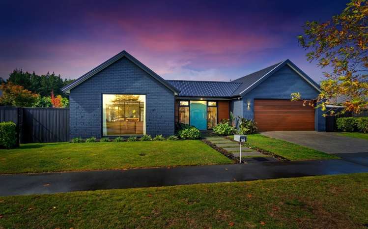 39 Dunlops Crescent Bottle Lake_3