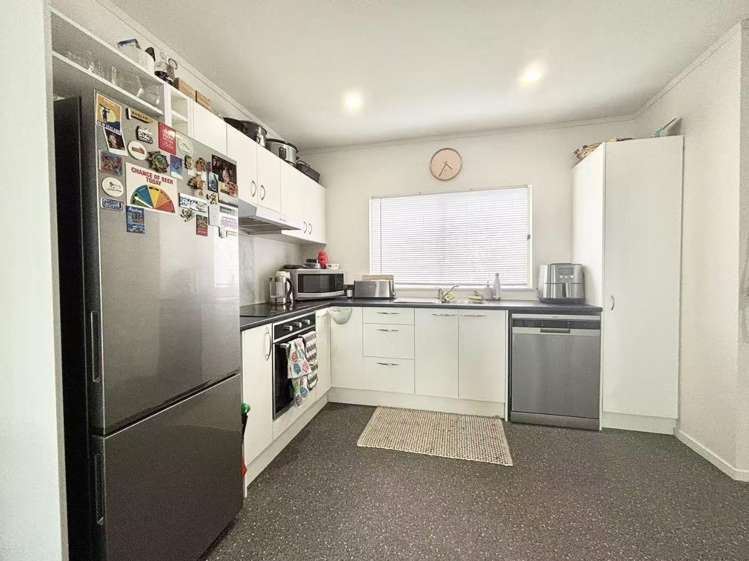 1 Butia Avenue Henderson_5