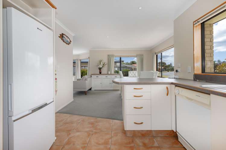 22 Lorna Irene Drive Raumati South_5