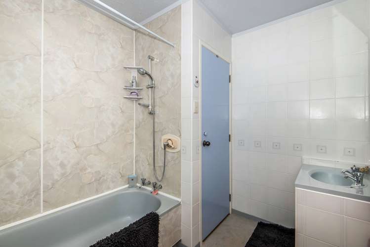 2/28 Oaktree Avenue Browns Bay_23