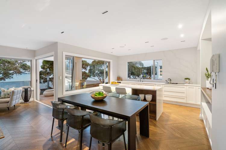 2/211 Tamaki Drive Kohimarama_13