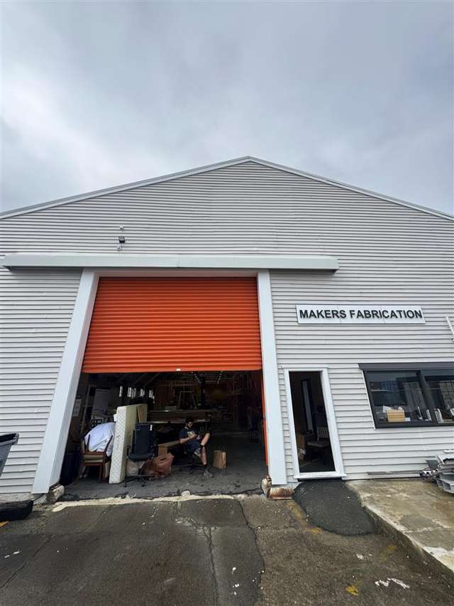 Large Clear Span Warehouse and Office