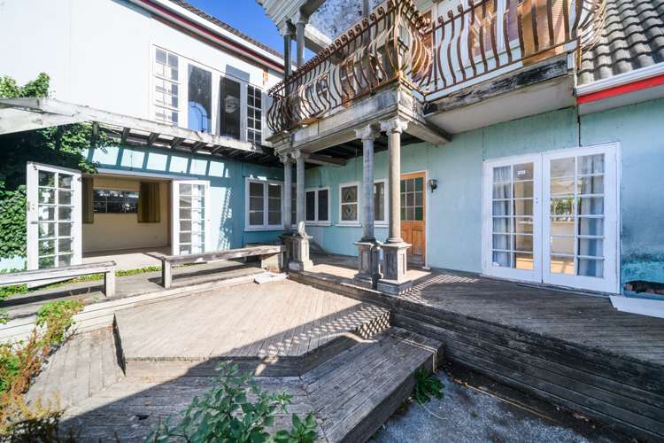 310 College Street West End_19