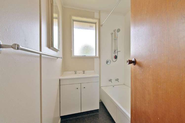 7 Kirkcaldy Crescent Flaxmere_9