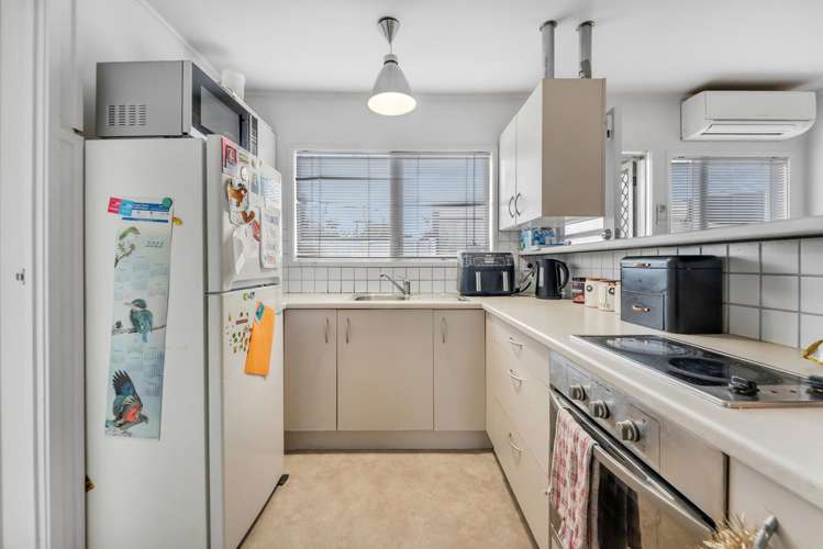 2/25 Kitchener Road_2