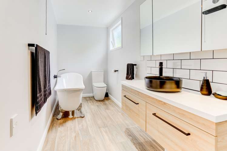 665 Longacre Road Okoia_10