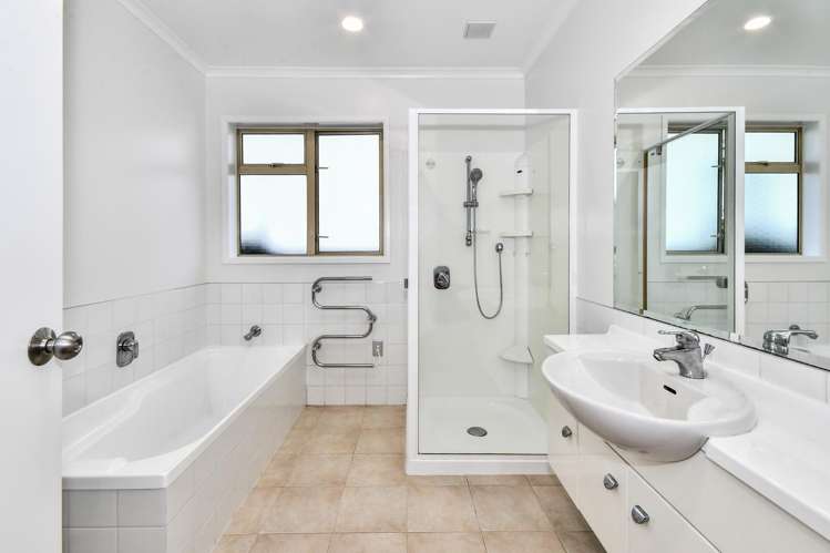 19 Shirley Avenue Papakura_15