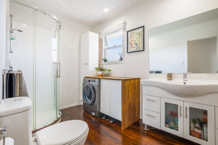 241 Glengarry Road Glen Eden_7