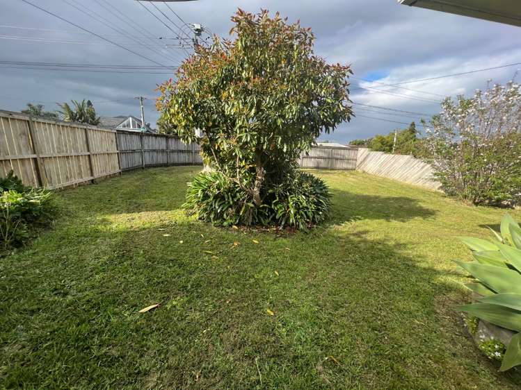 57 Yeovil Road Te Atatu Peninsula_1