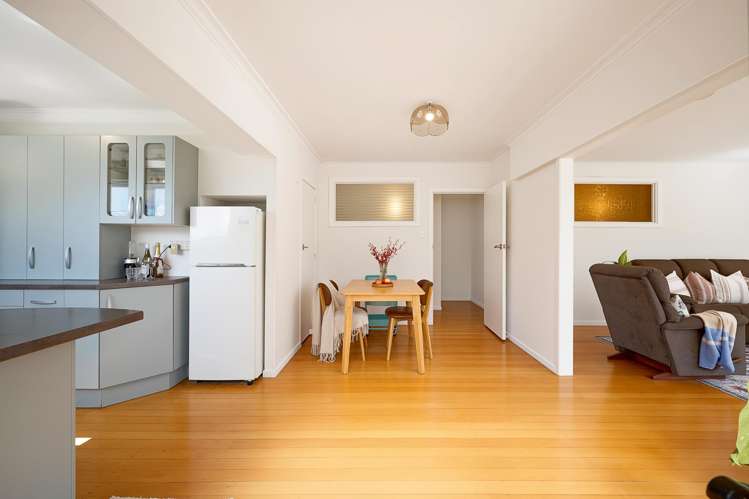 46 Lowtherhurst Road Massey_11