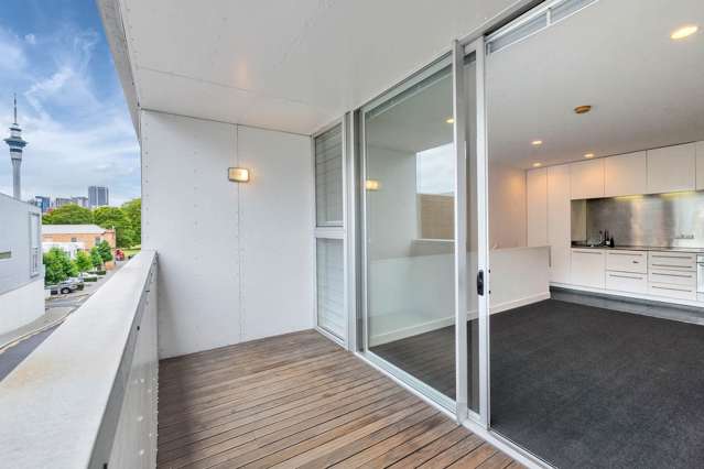 18n Fisher-Point Drive Auckland Central_2