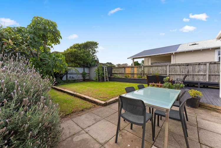 94 Hine Street New Plymouth Central_16