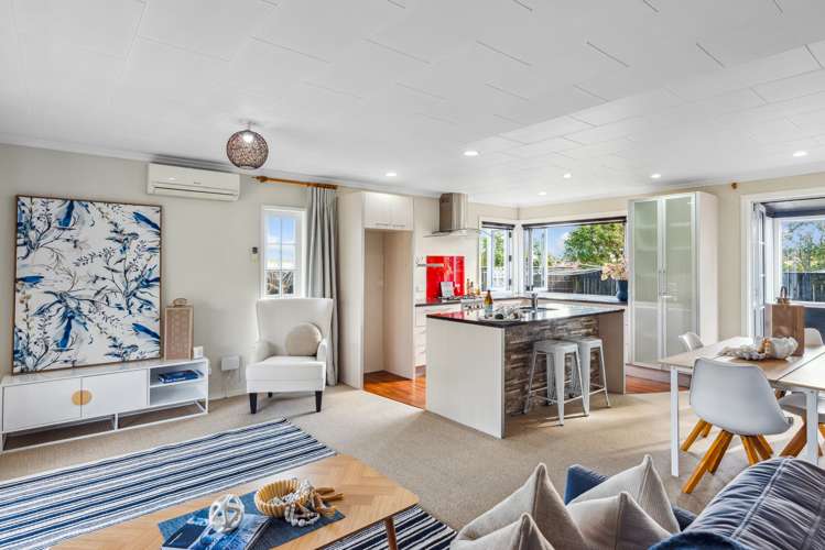 12 Hicks Crescent Waikanae Beach_11