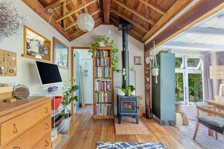 6 Airlie Street Glenduan_8