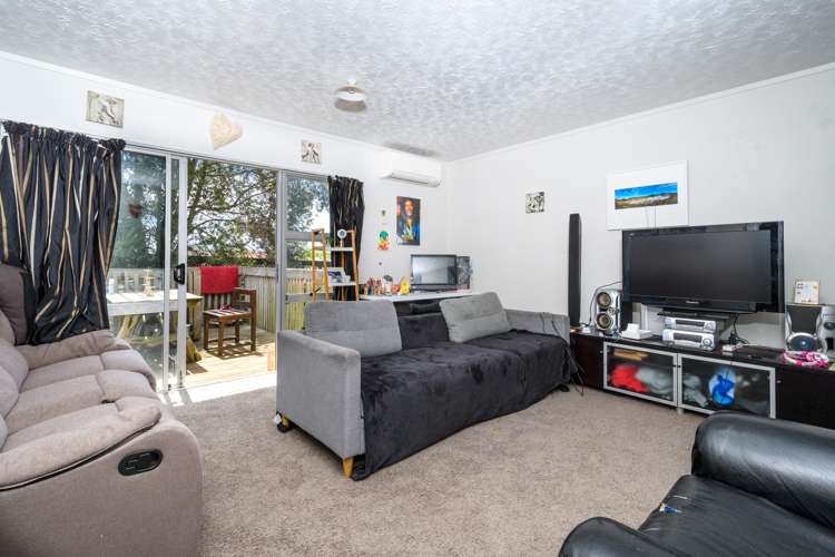 1/10 Trounson Avenue Clendon Park_2