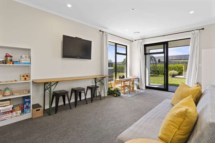 39 Baxter Michael Crescent Cambridge_12