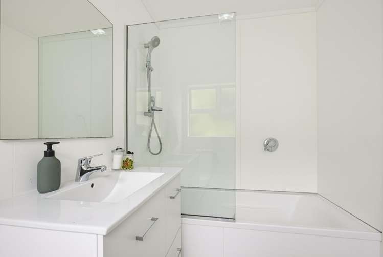5/10 Thurleigh Grove Karori_9