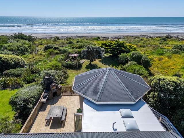 BEACHFRONT FAMILY HOME WITH HUGE OFFICE DOWNSTAIRS