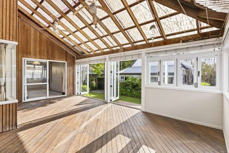 137 Pah Road Royal Oak_12