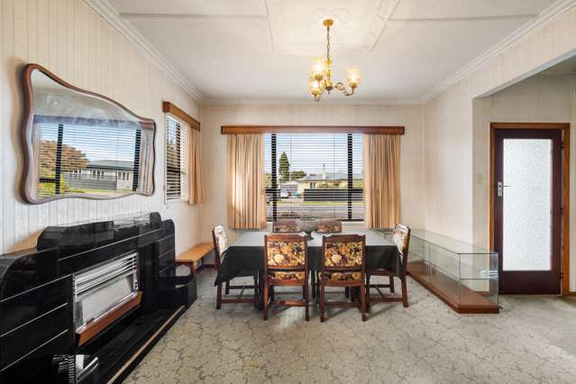 1412 Woodstock Avenue Mayfair_4