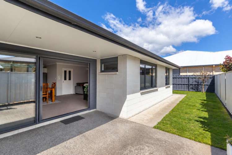 216 Frimley Oaks_1