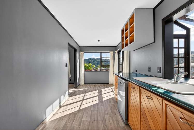52 Antrim Crescent Wainuiomata_7