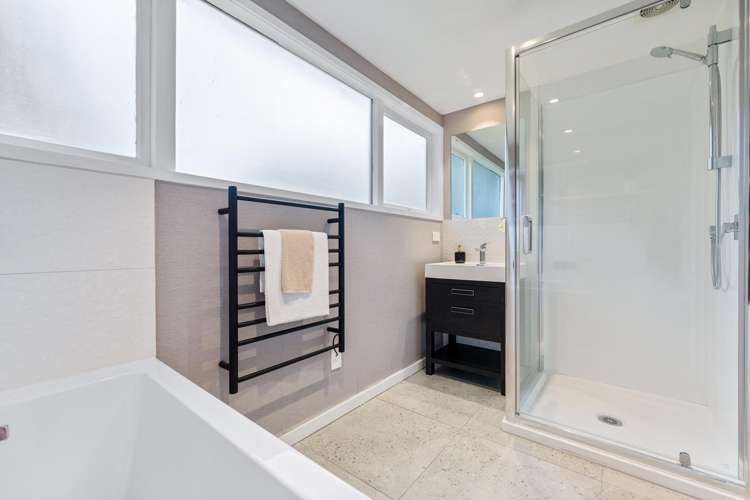 279 Royal Road Massey_13