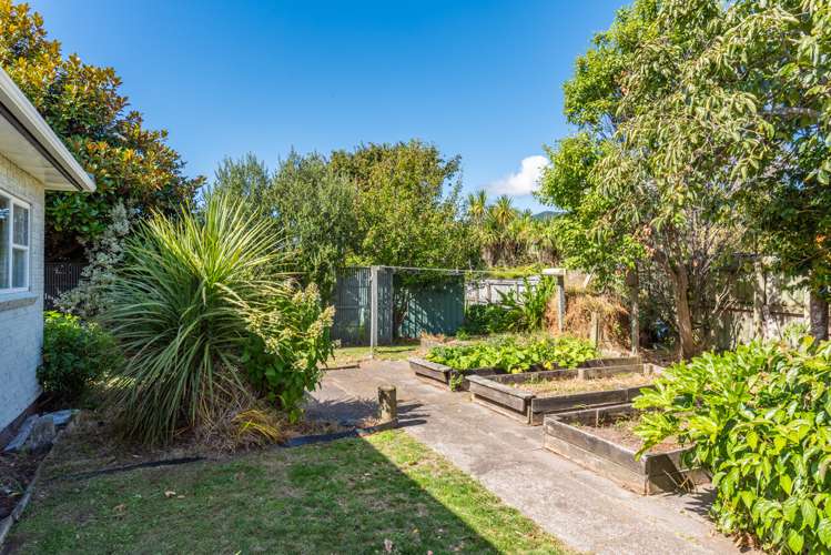 44 Menin Road Raumati South_18