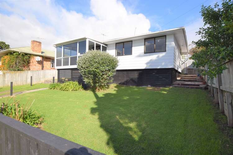 15 Wakeling Avenue Te Atatu South_10