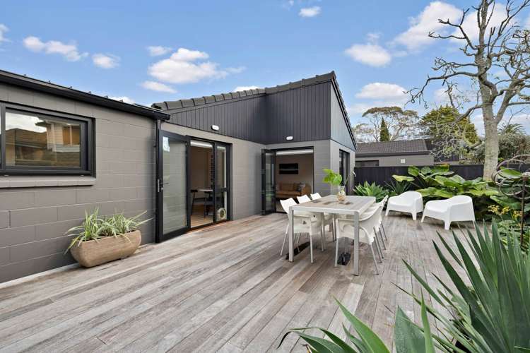 2/47 Glenmore Road Sunnyhills_6