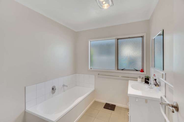 1020A Totara Street Mahora_9