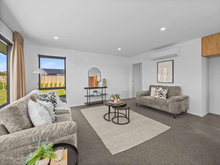 23 Strowan Avenue Elgin_5