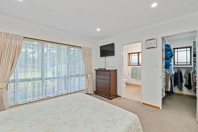 13 Reynolds Drive Glenview_8