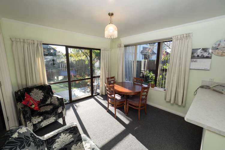 2/47 Oak Grove Ashburton_1