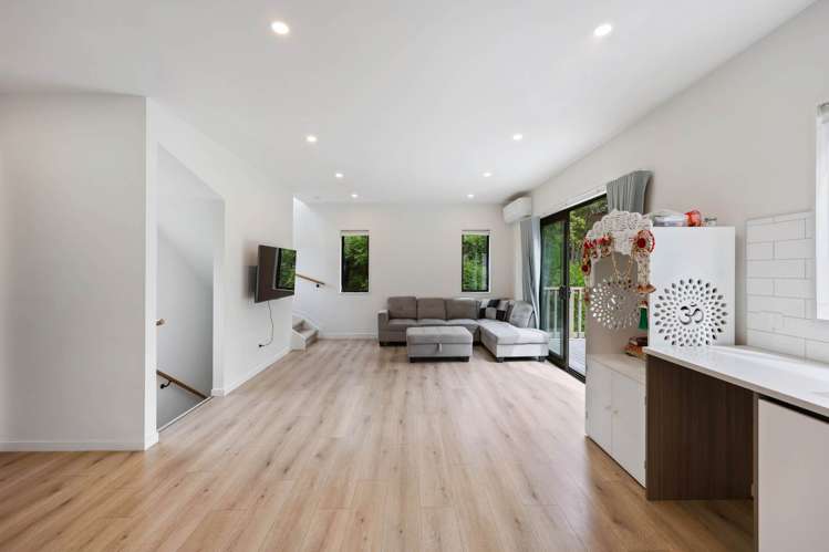 1/22 Spinella Drive Bayview_11