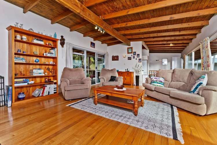 669 East Coast Road Browns Bay_10