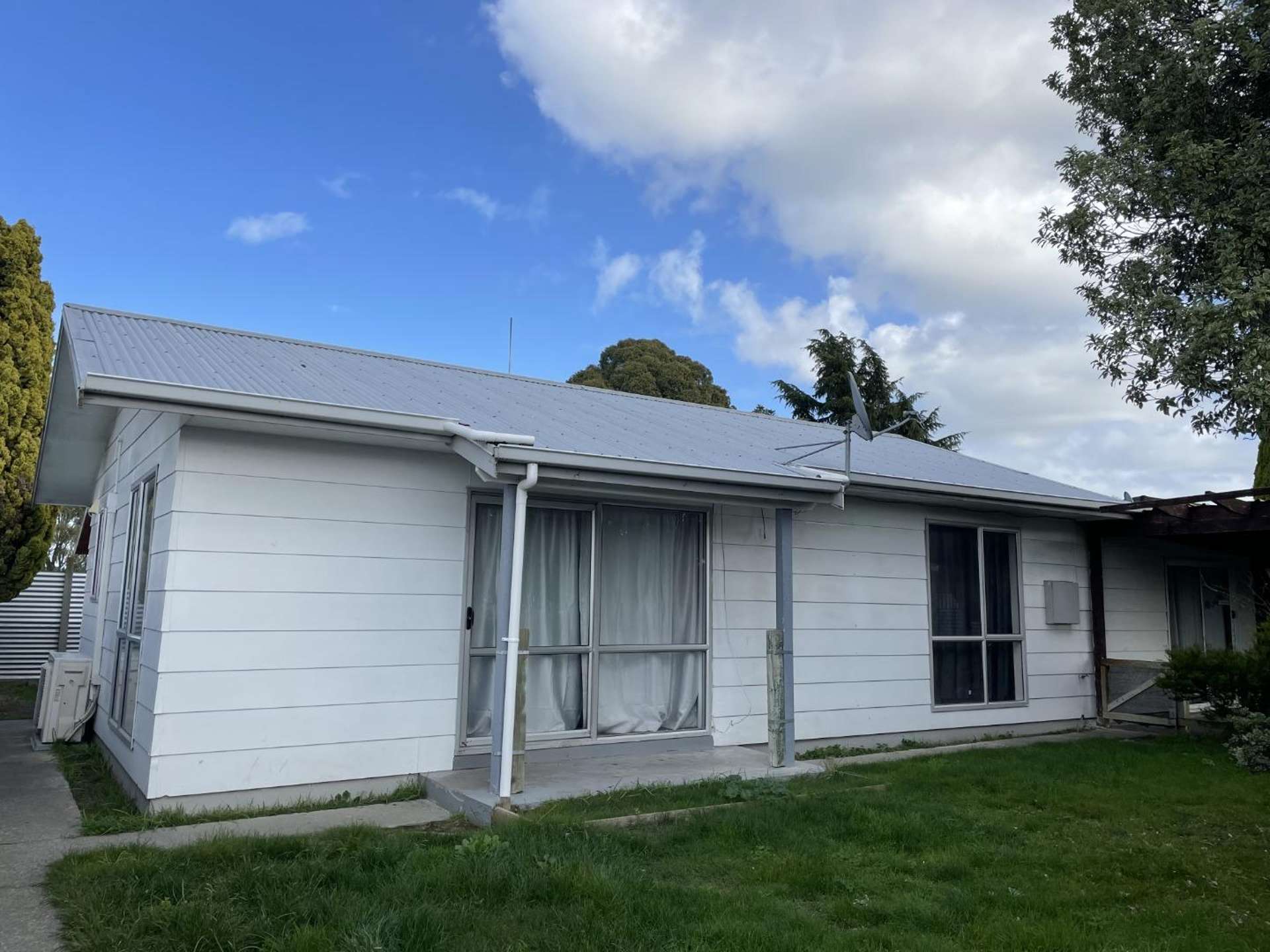 45A Cartier Cres 10480_0