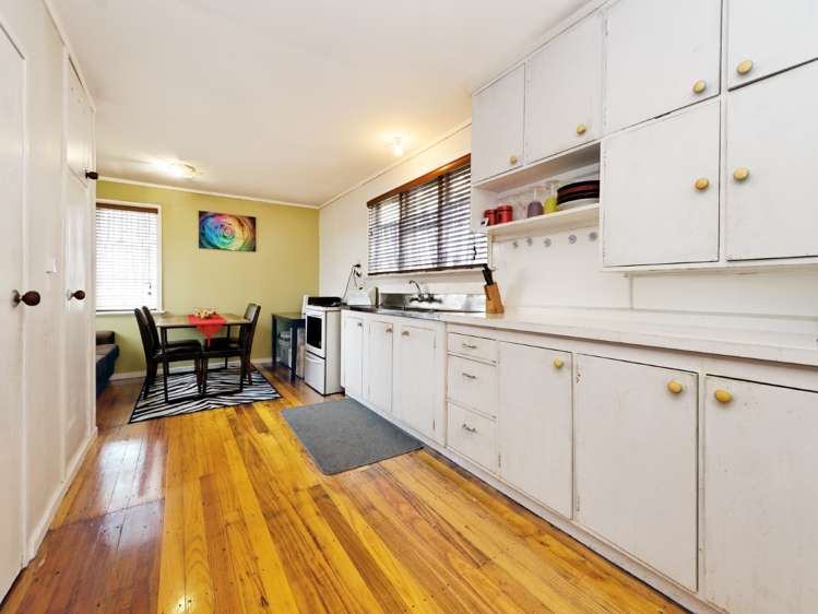 1/132 Edmonton Road Te Atatu South_5