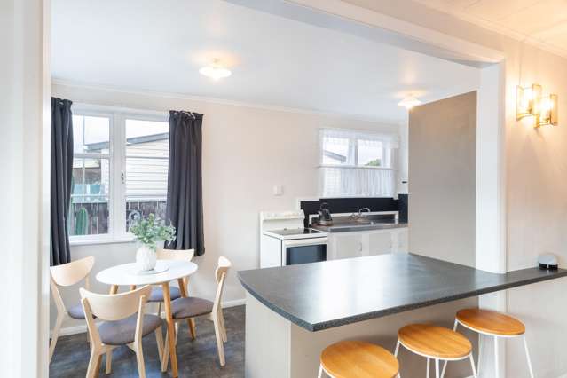 17 Ngata Grove Trentham_3