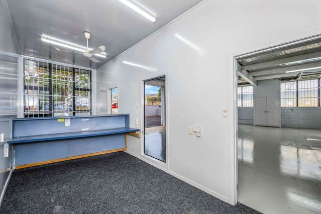 Unit B/124 Felton Mathew Avenue St Johns_4