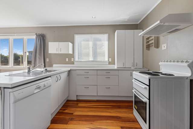 15 York Crescent Westown_3