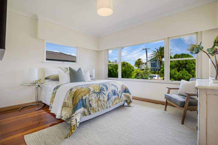 70 Seacliffe Avenue Narrow Neck_13