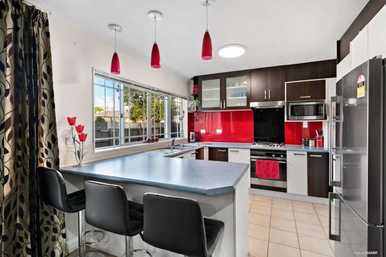 1 Watersfield Place Flat Bush_5