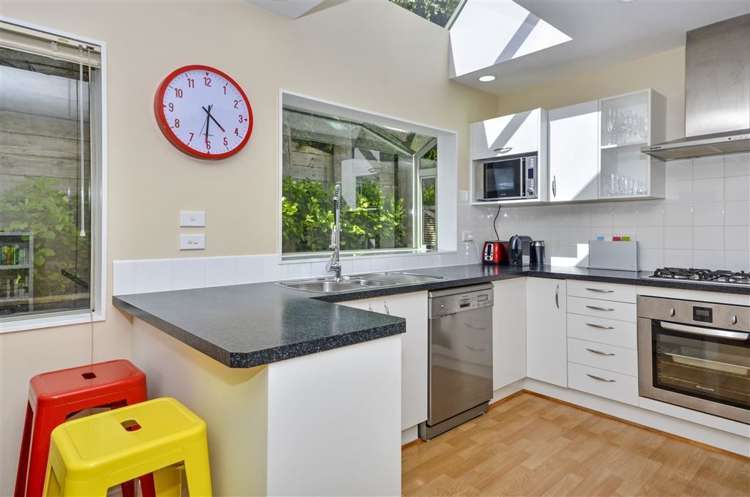 2/33 Pluto Place Beach Haven_3